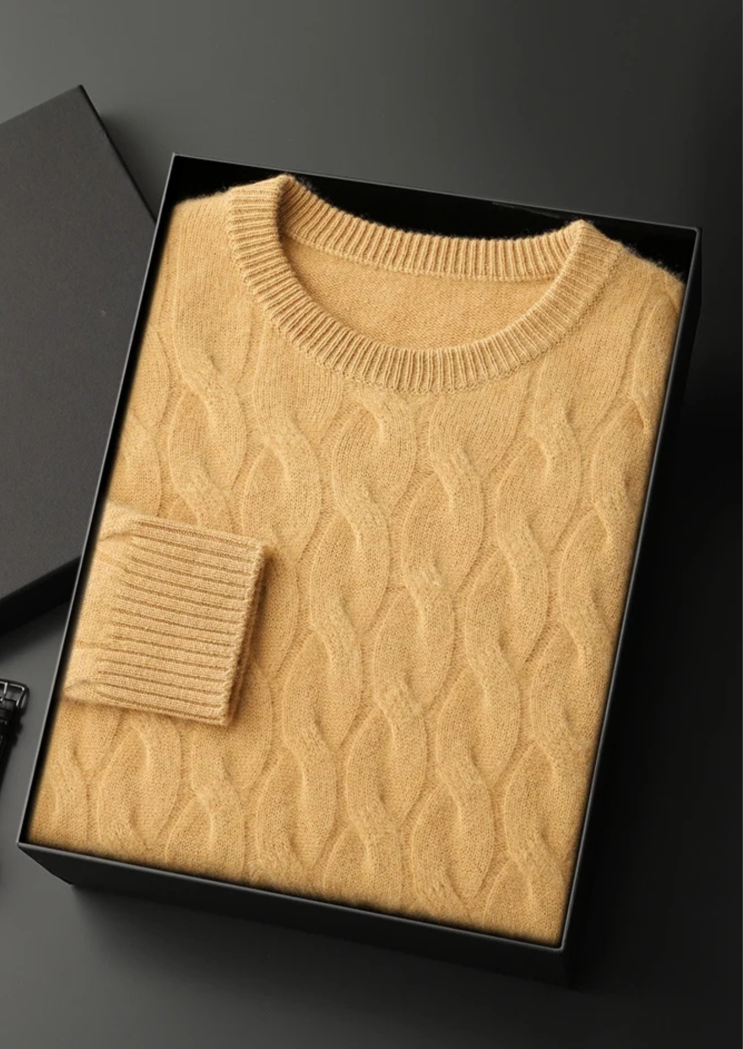 Cable Knit Crewneck in Premium Cashmere