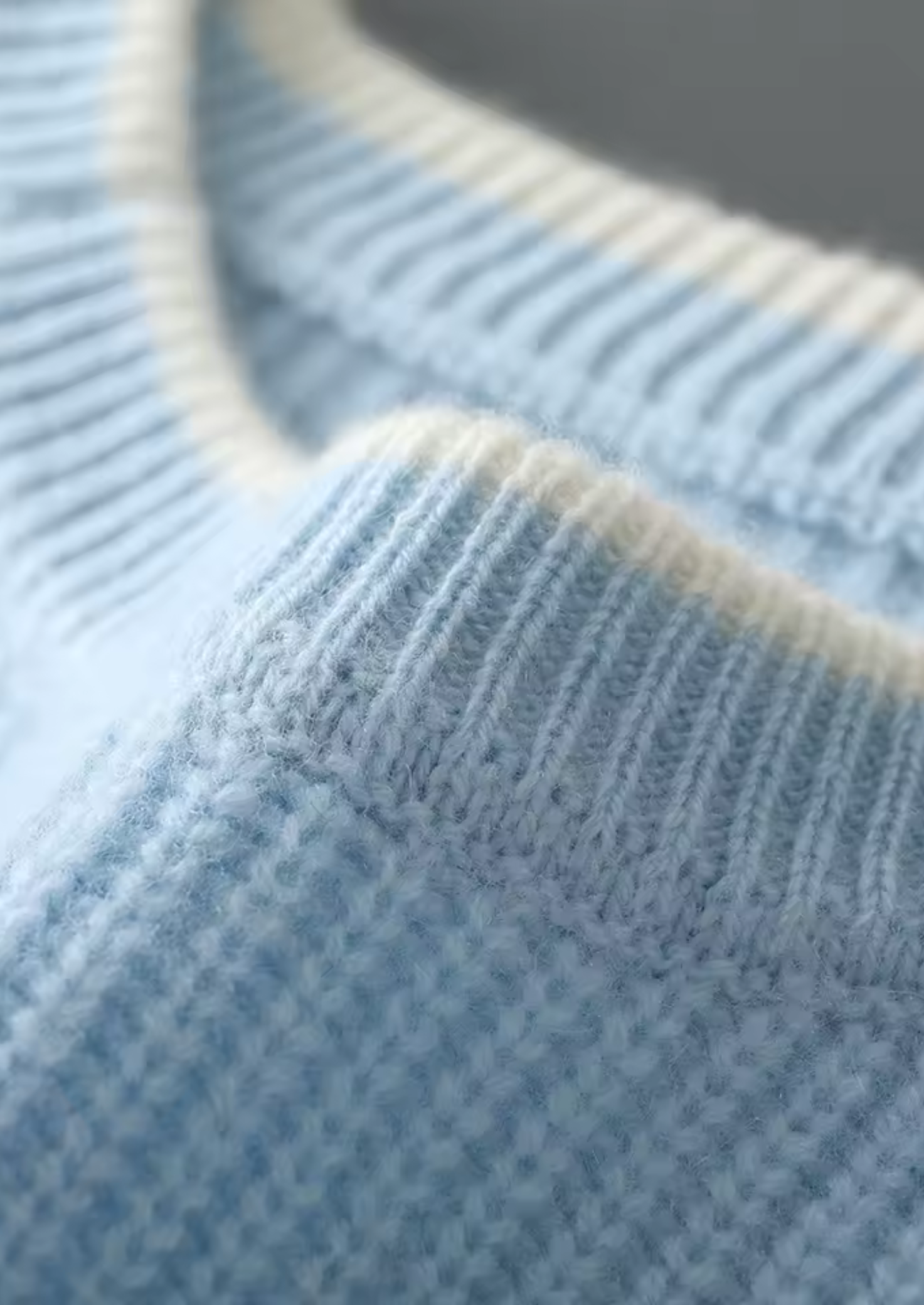 Merino Wool Extra-Fine Crewneck Two-Tone