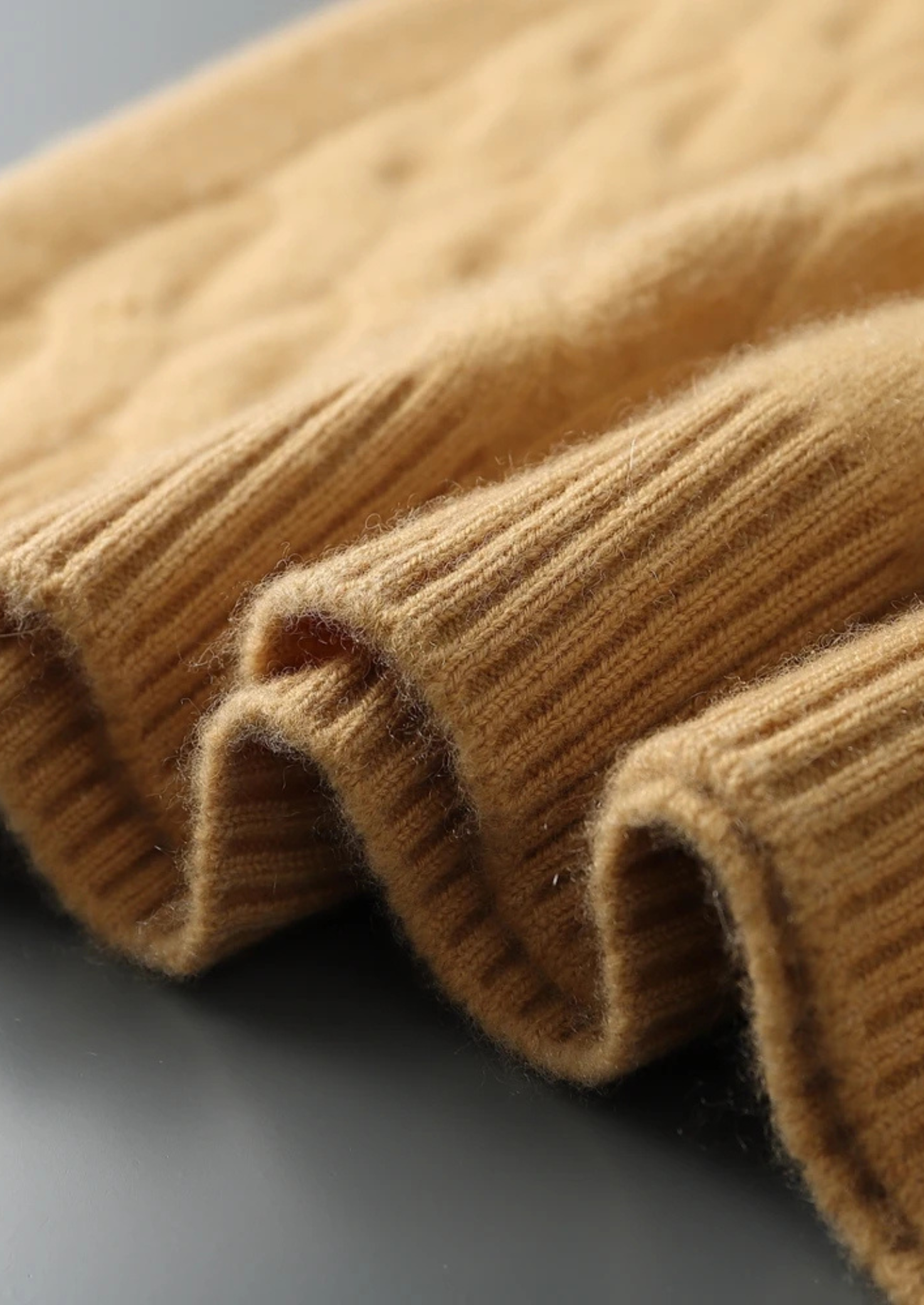 Cable Knit Crewneck in Premium Cashmere