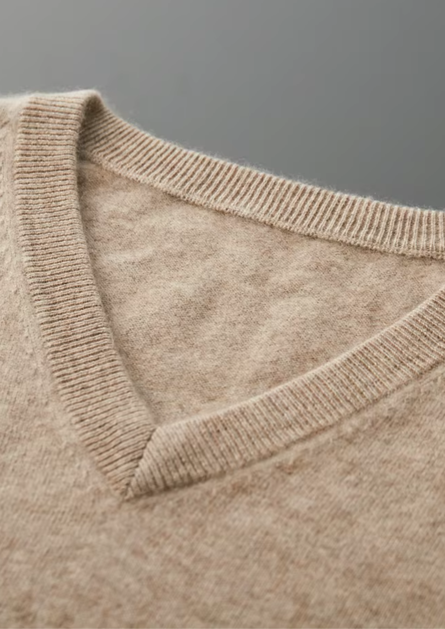 Men’s Classic V-Neck Knit Sweater in Extra-Fine Merino Wool