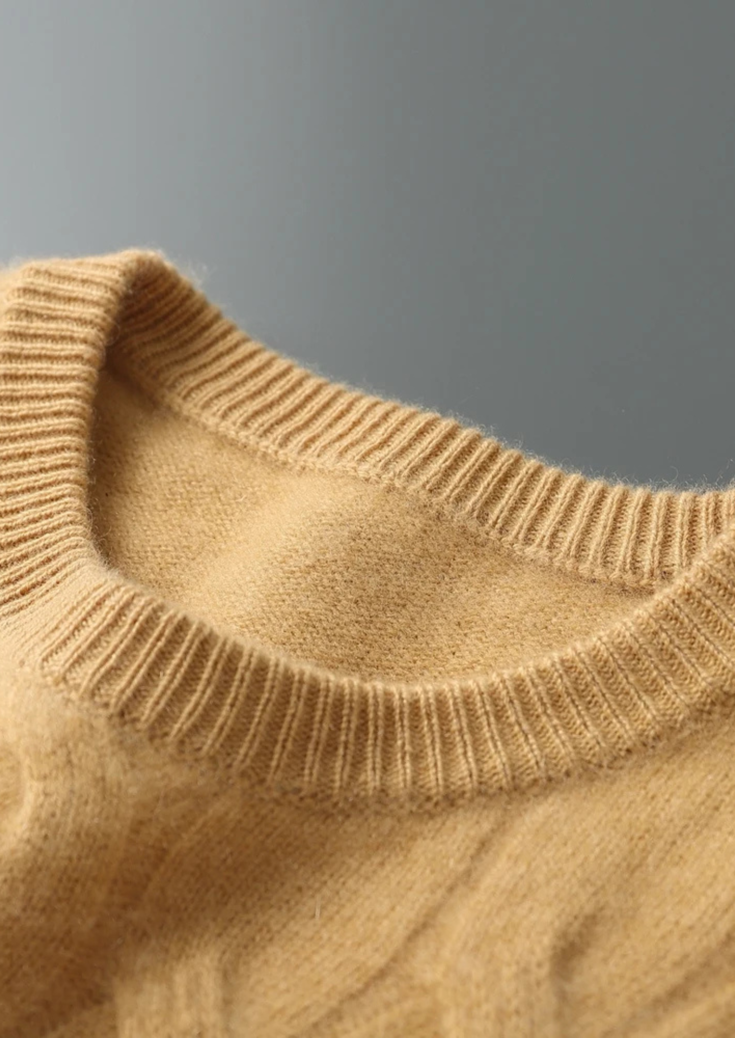 Cable Knit Crewneck in Premium Cashmere