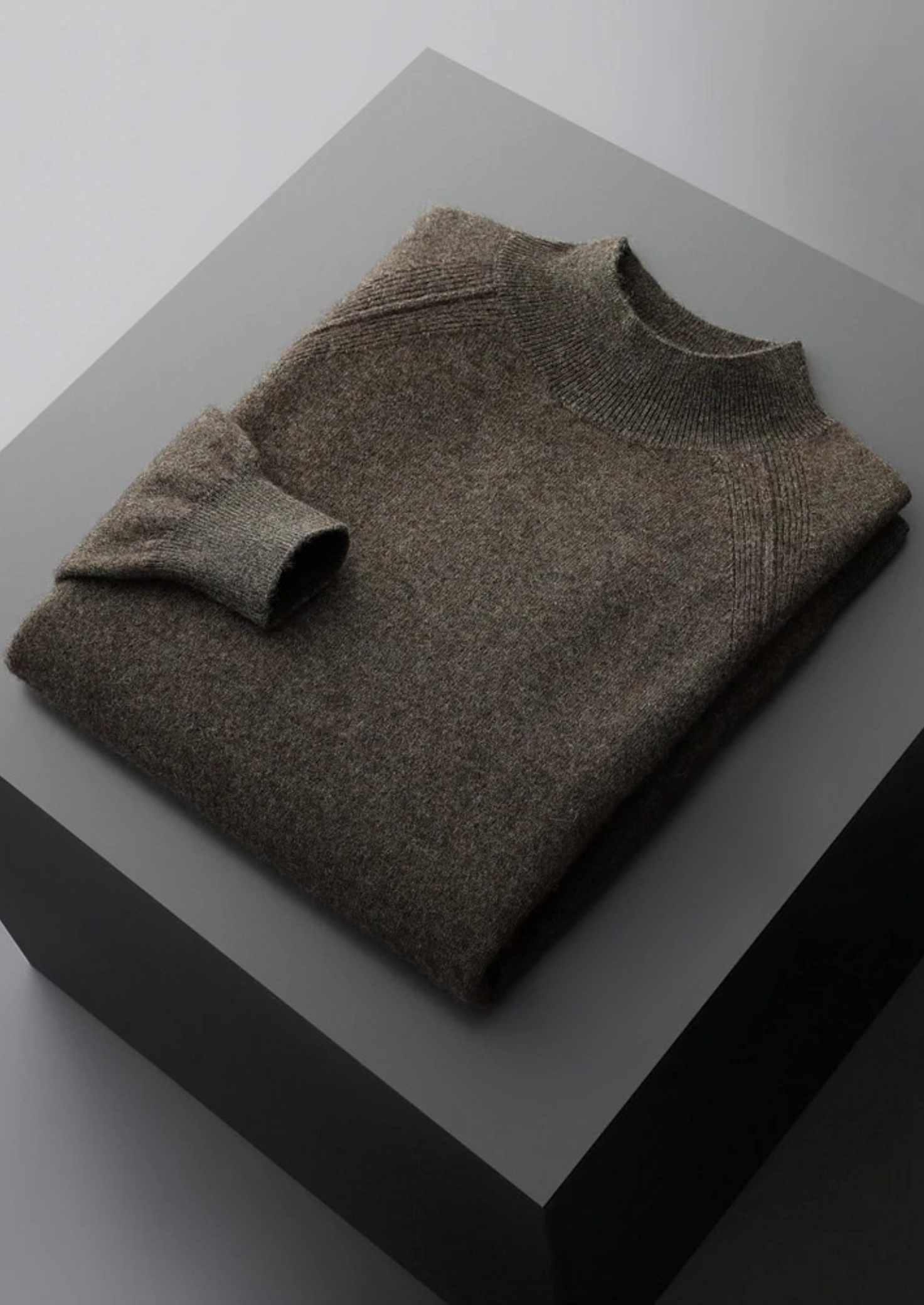 Raglan Mockneck Sweater in Merino Wool