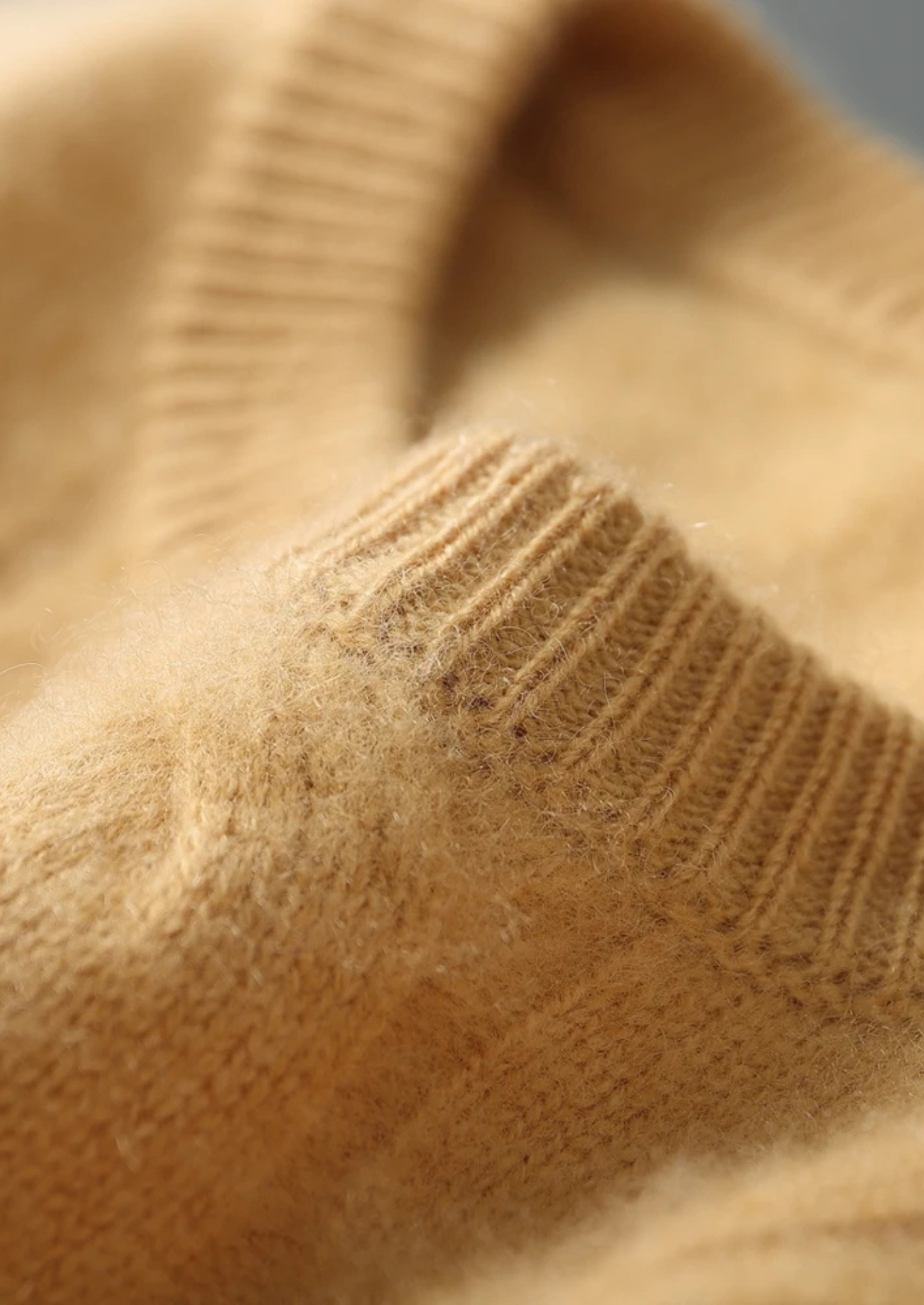 Cable Knit Crewneck in Premium Cashmere