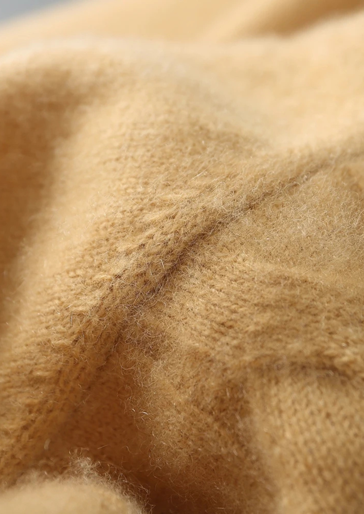 Cable Knit Crewneck in Premium Cashmere