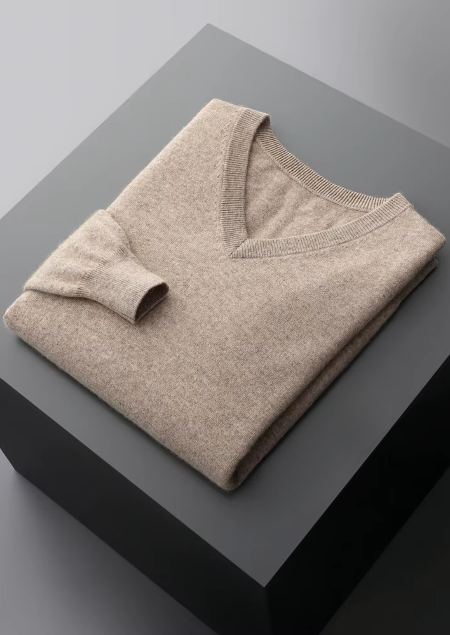 Men’s Classic V-Neck Knit Sweater in Extra-Fine Merino Wool