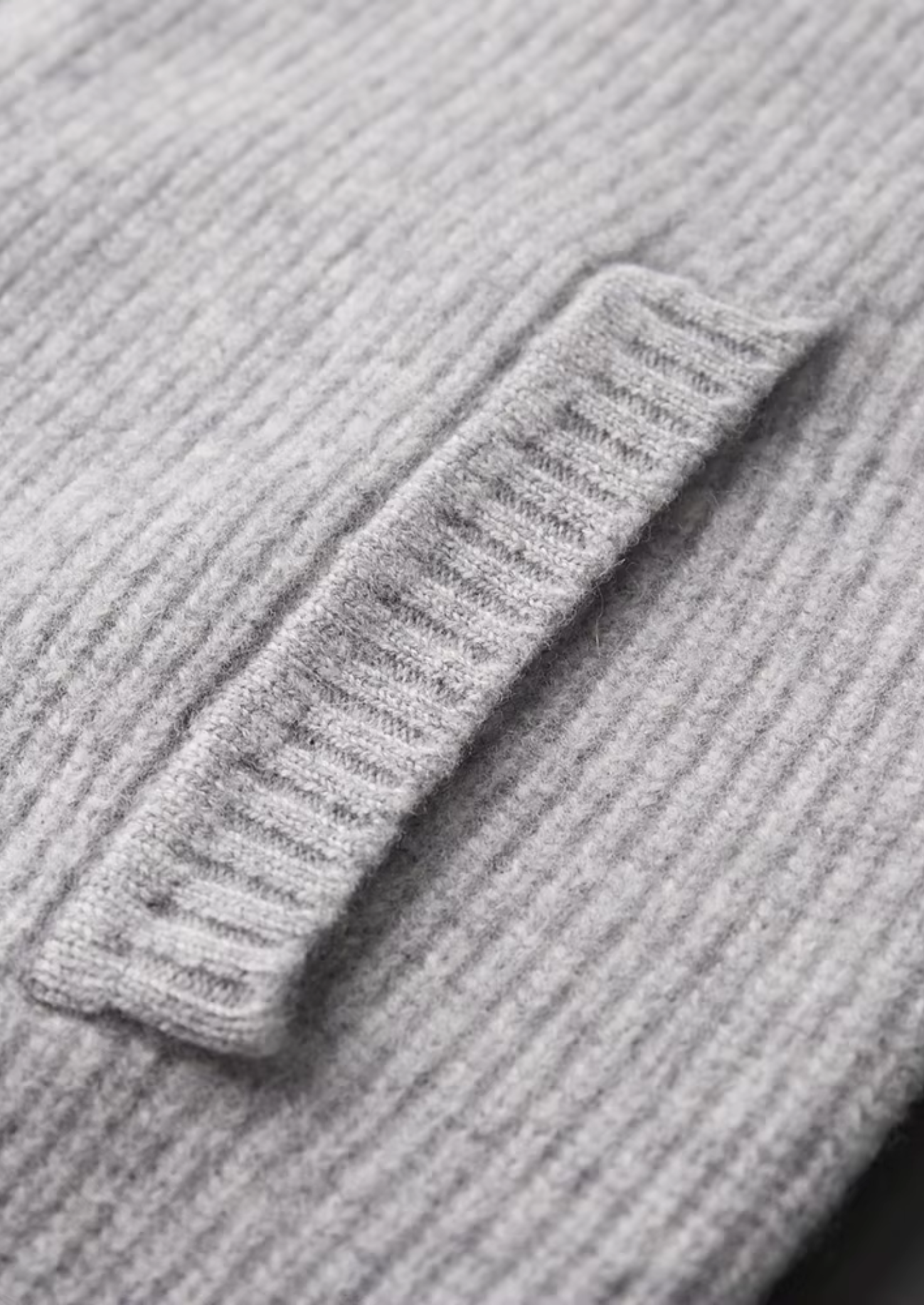 Merino Wool Extra-Fine Ribbed Knit Cardigan