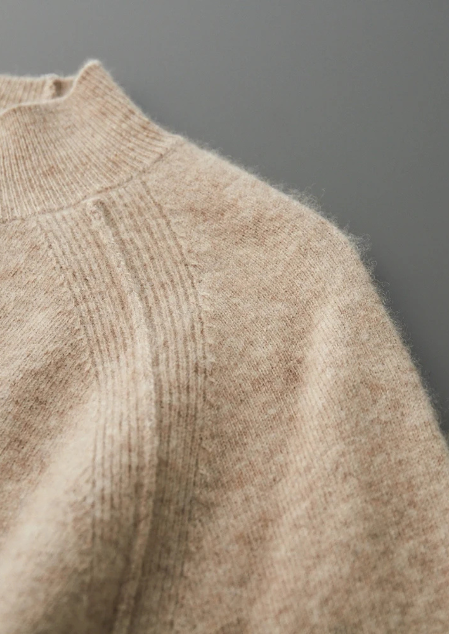 Raglan Mockneck Sweater in Merino Wool