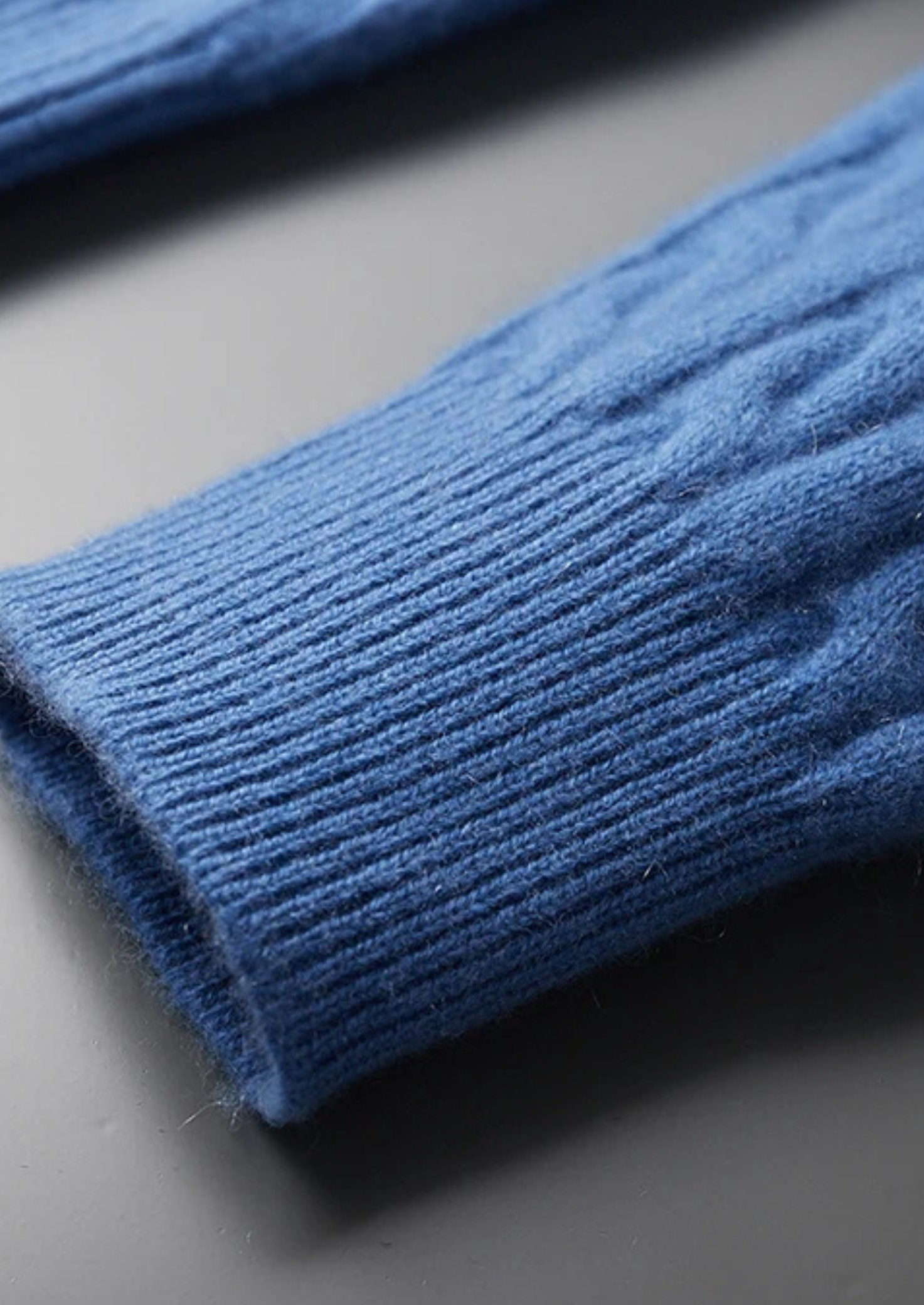 Men’s Cable Knit Zip Hoodie in Cashmere Blend