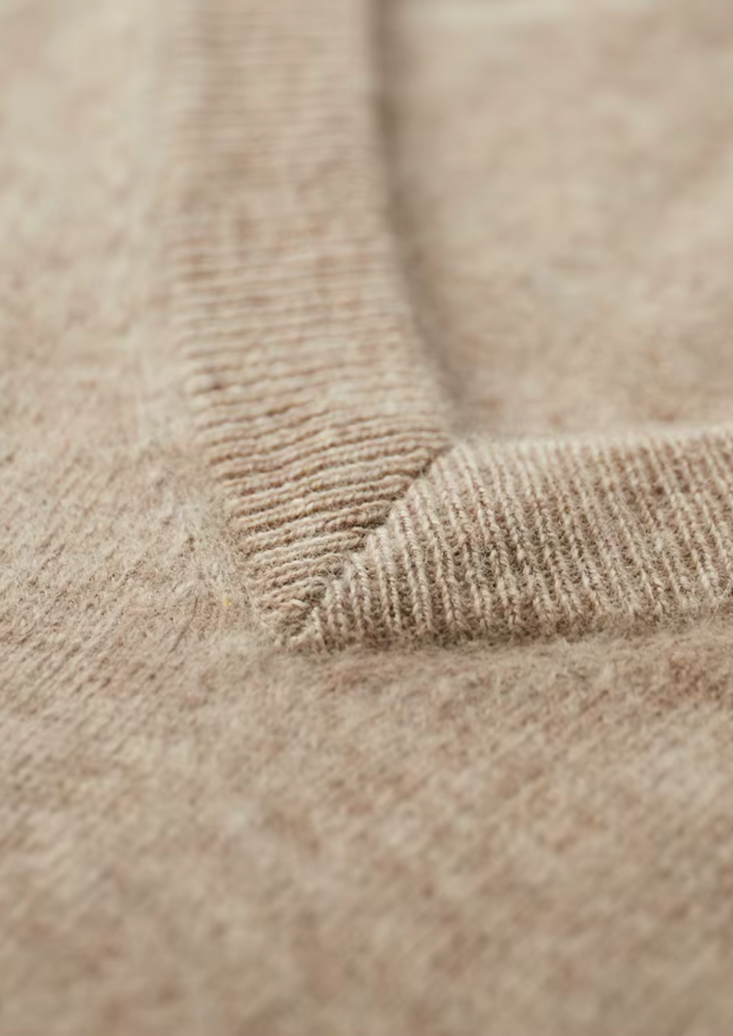 Men’s Classic V-Neck Knit Sweater in Extra-Fine Merino Wool