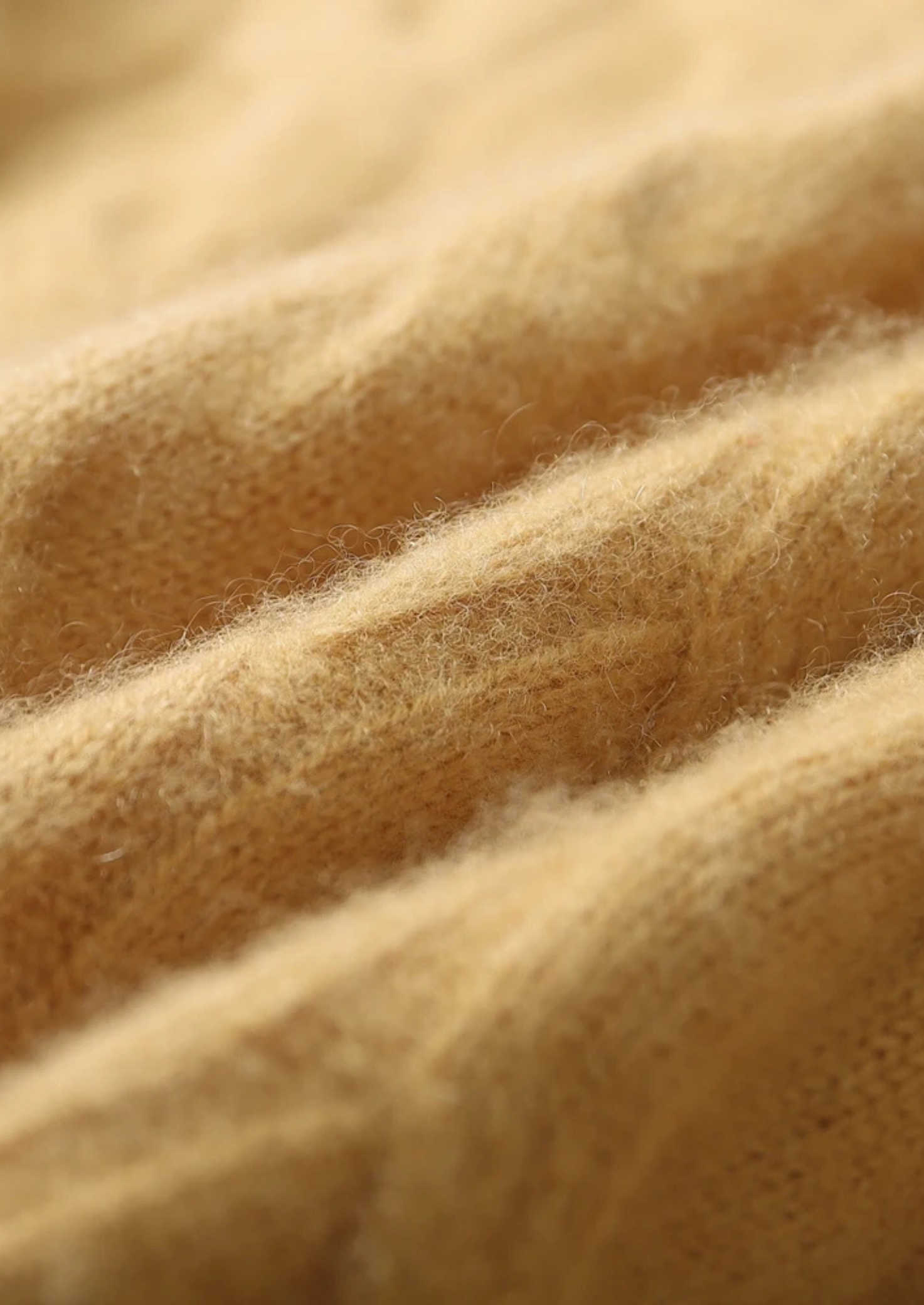 Cable Knit Crewneck in Premium Cashmere