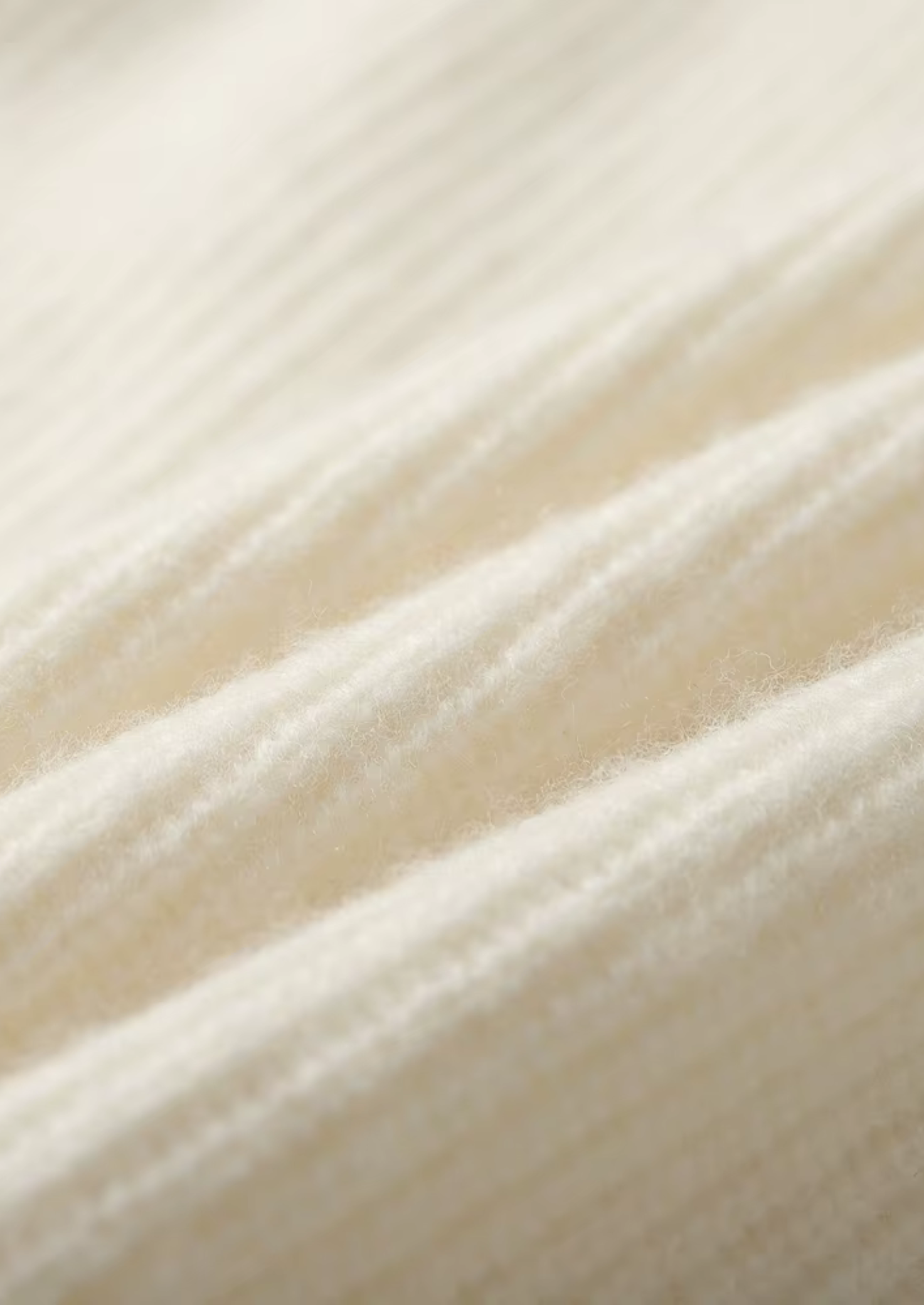 Men’s Ribbed V-Neck Knit Sweater in Cashmere