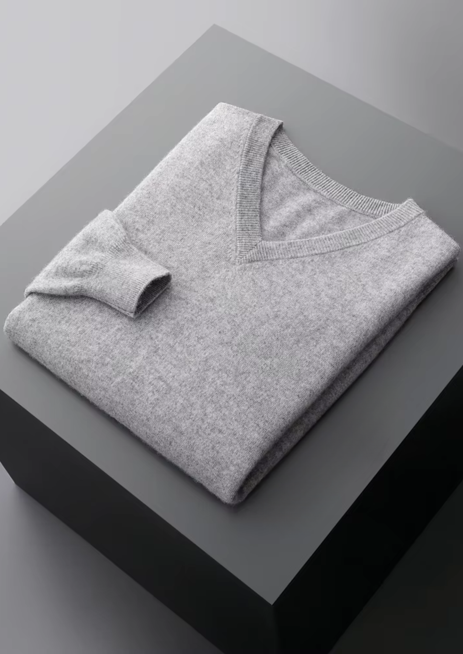 Men’s Classic V-Neck Knit Sweater in Extra-Fine Merino Wool