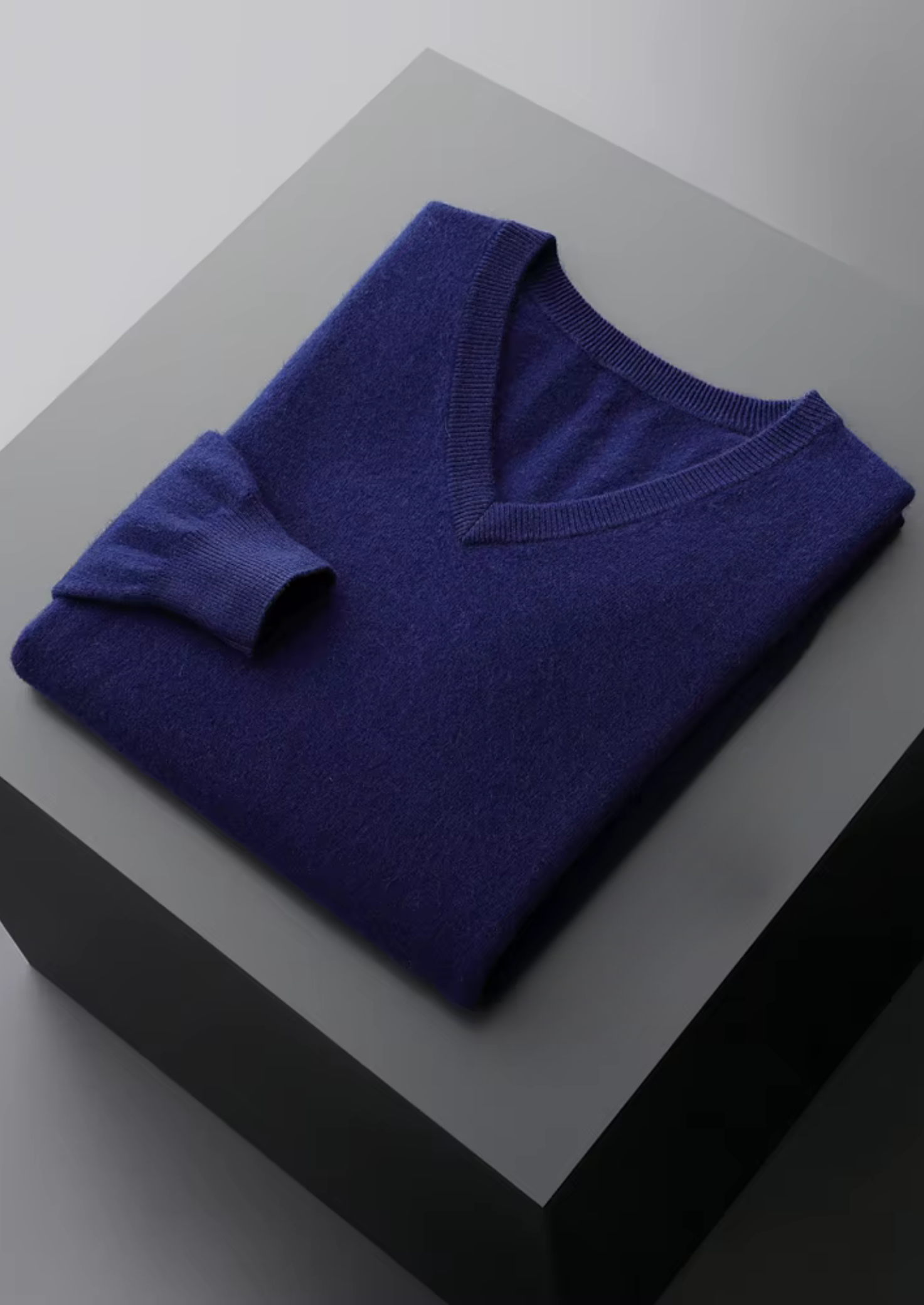 Men’s Classic V-Neck Knit Sweater in Extra-Fine Merino Wool