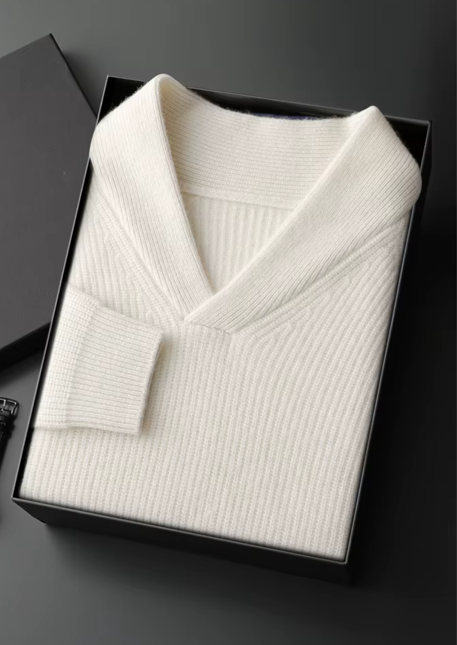 Men’s Ribbed V-Neck Knit Sweater in Cashmere